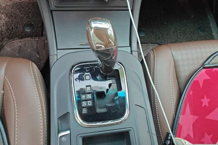 Used BYD S7 2015 2.0T Upgraded Automatic Luxury Version Gear Lever