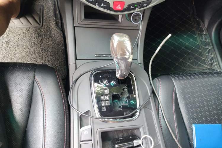 Used BYD S7 2015 2.0T Automatic Prestige Model Gear Lever
