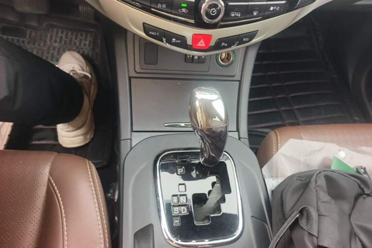 Used BYD S7 2015 2.0T Upgraded Automatic Flagship Version Gear Lever