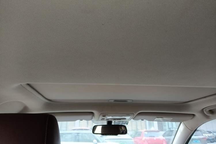 Used BYD S7 2015 2.0T Upgraded Automatic Luxury Version Headliner