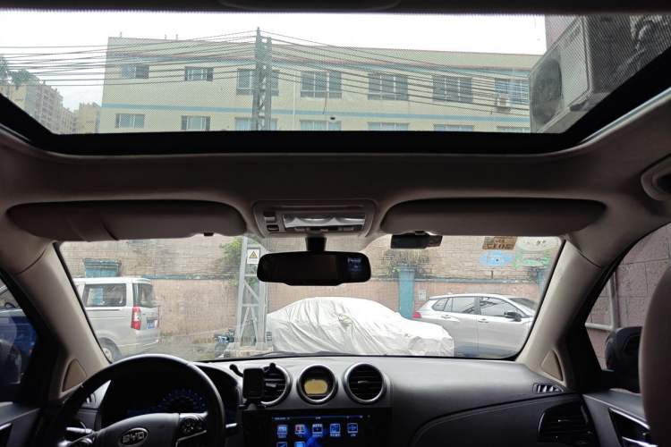 Used BYD S7 2015 2.0T Upgraded Automatic Luxury Version Headliner