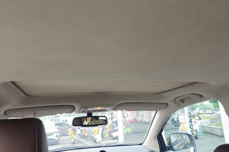 Used BYD S7 2015 2.0T Upgraded Automatic Luxury Version Headliner