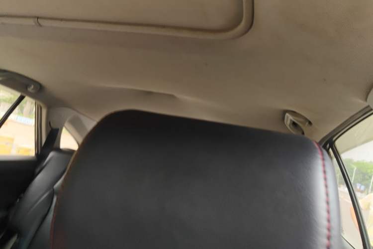 Used BYD S7 2015 2.0T Automatic Prestige Model Headliner