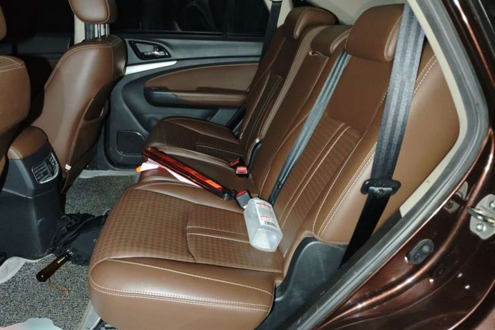 Used BYD S7 2015 2.0T Upgraded Automatic Luxury Version Left Rear Seat