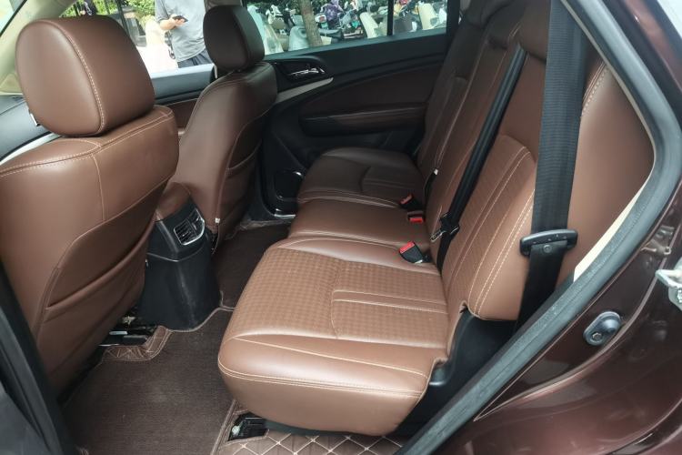 Used BYD S7 2015 2.0T Upgraded Automatic Luxury Version Left Rear Seat