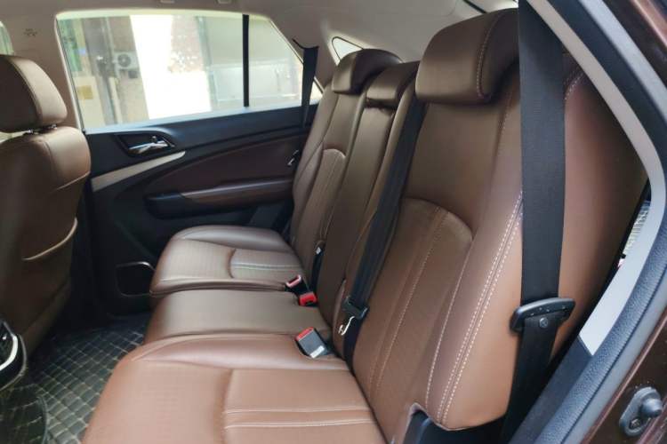 Used BYD S7 2015 2.0T Upgraded Automatic Luxury Version Left Rear Seat