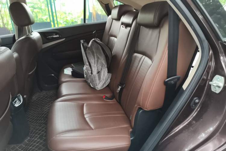Used BYD S7 2015 2.0T Upgraded Automatic Luxury Version Left Rear Seat