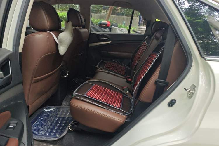 Used BYD S7 2015 2.0T Upgraded Automatic Luxury Version Left Rear Seat