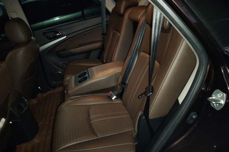 Used BYD S7 2015 2.0T Upgraded Automatic Flagship Version Left Rear Seat