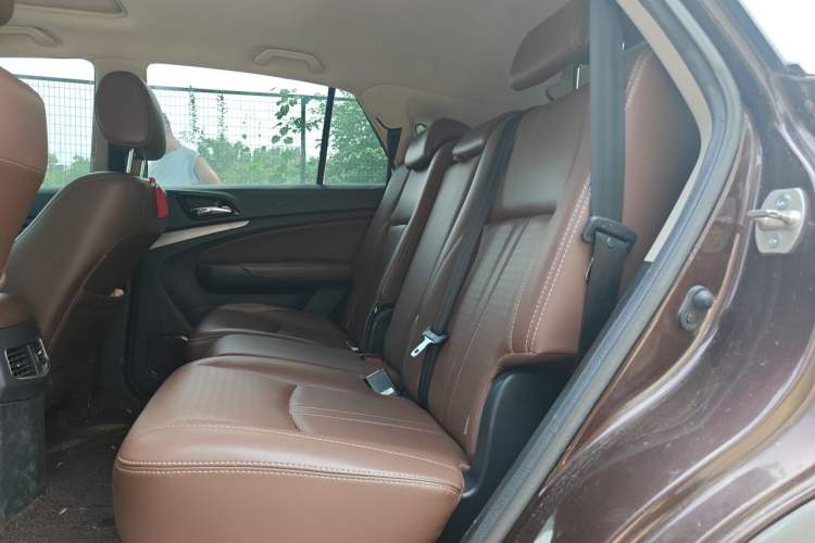 Used BYD S7 2015 2.0T Upgraded Automatic Luxury Version Left Rear Seat