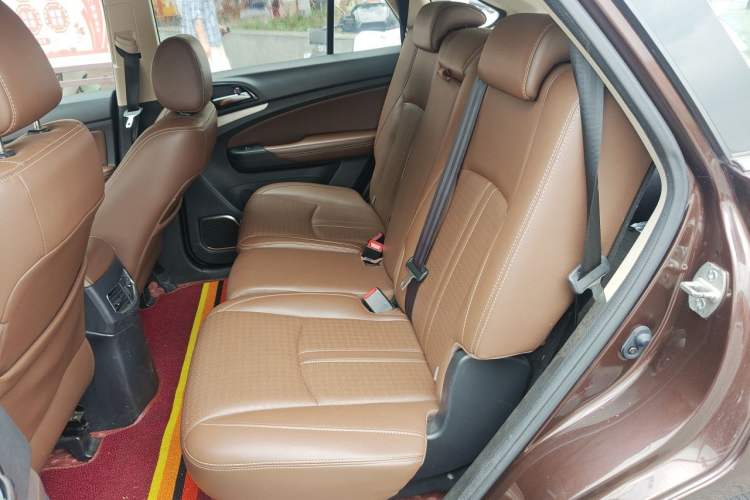 Used BYD S7 2015 2.0T Upgraded Automatic Luxury Version Left Rear Seat