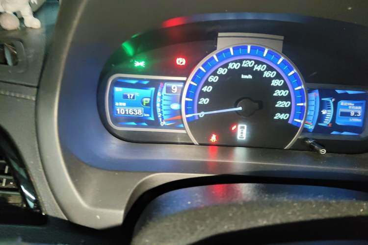 Used BYD S7 2015 2.0T Automatic Prestige Model Odometer Close Up