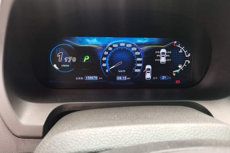 Used BYD S7 2015 2.0T Automatic Flagship Edition Odometer Close Up