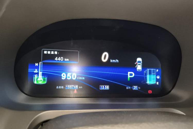Used BYD S7 2015 2.0T Automatic Flagship Edition Odometer Close Up