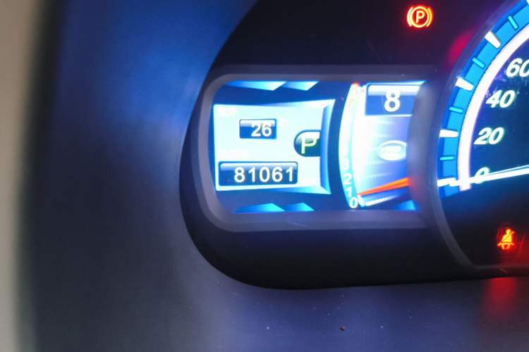 Used BYD S7 2015 2.0T Upgraded Automatic Luxury Version Odometer Close Up