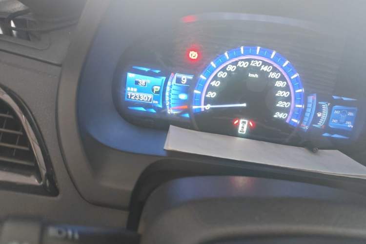 Used BYD S7 2015 2.0T Upgraded Automatic Luxury Version Odometer Close Up