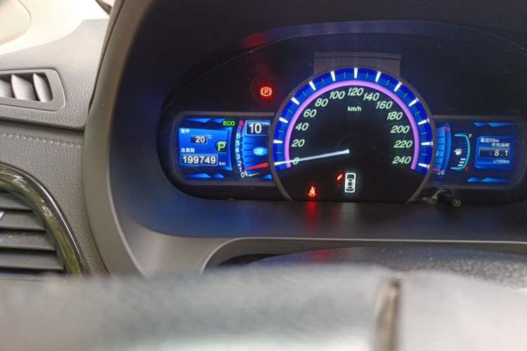 Used BYD S7 2015 2.0T Upgraded Automatic Luxury Version Odometer Close Up