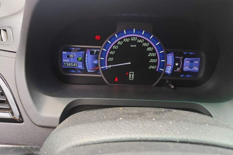 Used BYD S7 2015 2.0T Automatic Prestige Model Odometer Close Up