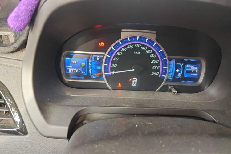 Used BYD S7 2015 2.0T Upgraded Automatic Luxury Version Odometer Close Up