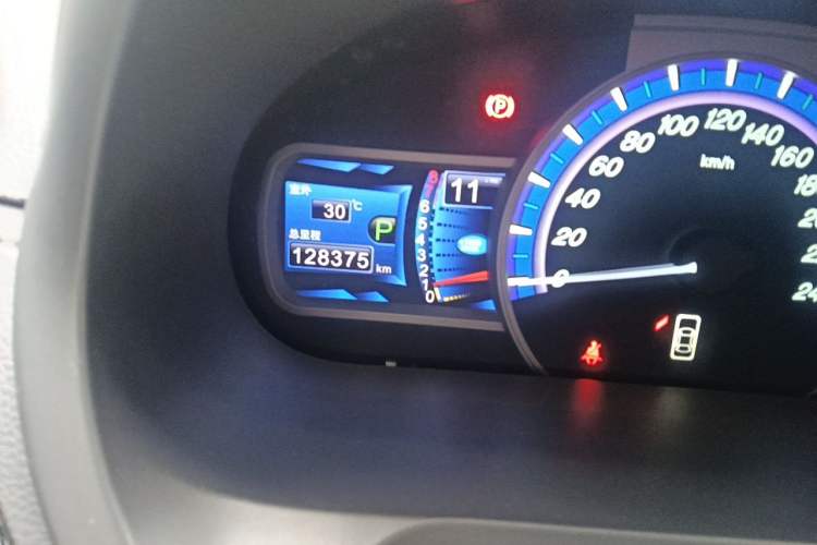 Used BYD S7 2015 2.0T Upgraded Automatic Luxury Version Odometer Close Up