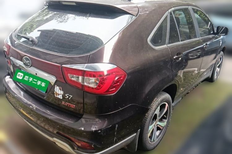 Used BYD S7 2015 2.0T Upgraded Automatic Luxury Version Rear Right 45 Deg