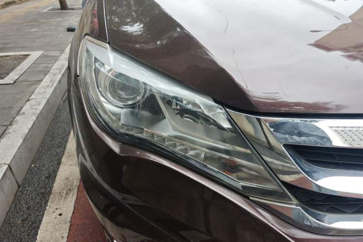 Used BYD S7 2015 2.0T Automatic Flagship Edition Right Front Headlight