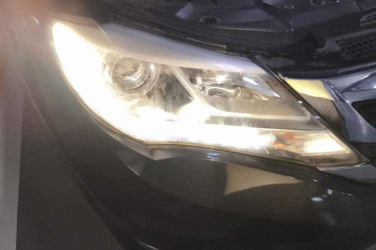 Used BYD S7 2015 2.0T Automatic Flagship Edition Right Front Headlight