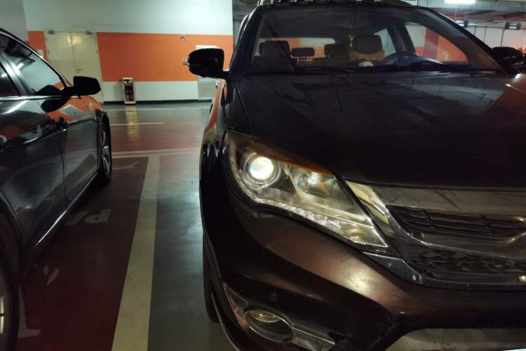 Used BYD S7 2015 2.0T Upgraded Automatic Luxury Version Right Front Headlight