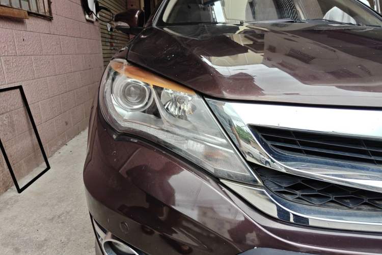 Used BYD S7 2015 2.0T Upgraded Automatic Luxury Version Right Front Headlight
