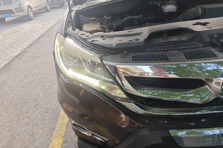 Used BYD S7 2015 2.0T Upgraded Automatic Luxury Version Right Front Headlight