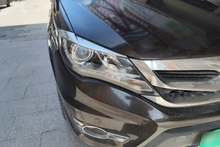 Used BYD S7 2015 2.0T Upgraded Automatic Luxury Version Right Front Headlight