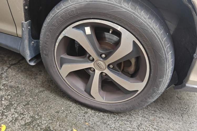 Used BYD S7 2015 2.0T Automatic Prestige Model Right Front Wheel Hub