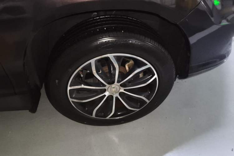 Used BYD S7 2015 2.0T Automatic Flagship Edition Right Front Wheel Hub