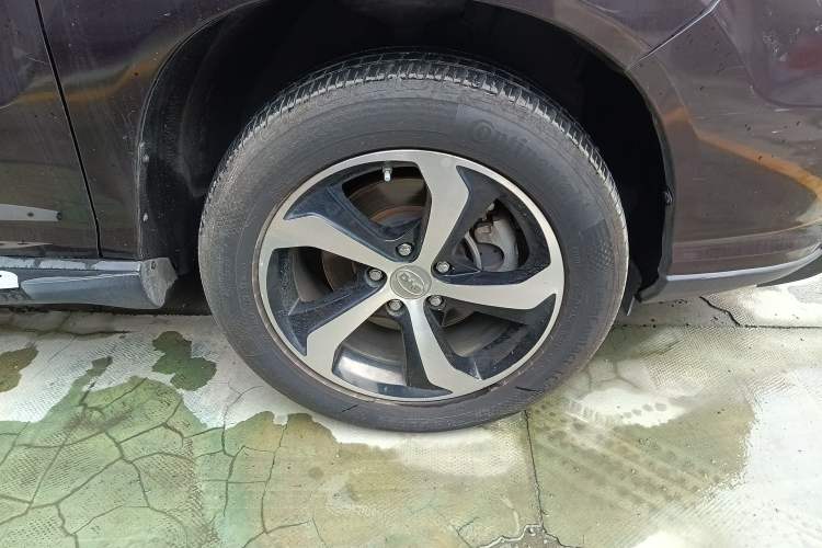 Used BYD S7 2015 2.0T Upgraded Automatic Luxury Version Right Front Wheel Hub