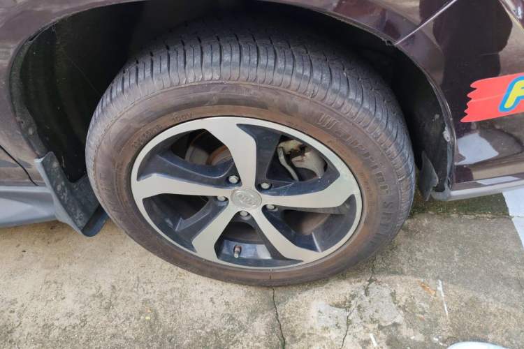 Used BYD S7 2015 2.0T Upgraded Automatic Luxury Version Right Front Wheel Hub