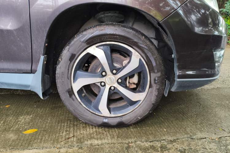 Used BYD S7 2015 2.0T Upgraded Automatic Luxury Version Right Front Wheel Hub