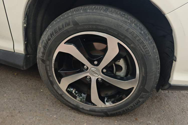Used BYD S7 2015 2.0T Upgraded Automatic Luxury Version Right Front Wheel Hub