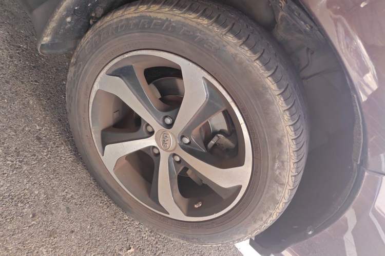 Used BYD S7 2015 2.0T Upgraded Automatic Luxury Version Right Front Wheel Hub