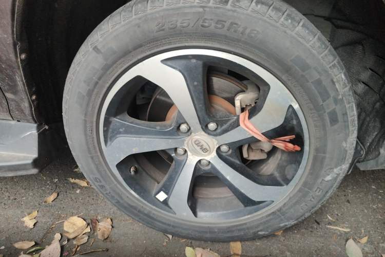Used BYD S7 2015 2.0T Upgraded Automatic Luxury Version Right Front Wheel Hub