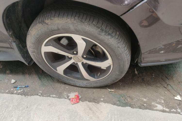 Used BYD S7 2015 2.0T Upgraded Automatic Luxury Version Right Front Wheel Hub