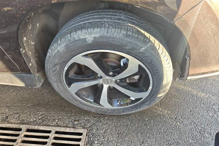 Used BYD S7 2015 2.0T Upgraded Automatic Luxury Version Right Front Wheel Hub