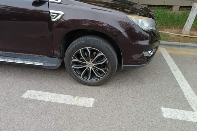 Used BYD S7 2015 2.0T Upgraded Automatic Luxury Version Right Front Wheel Hub