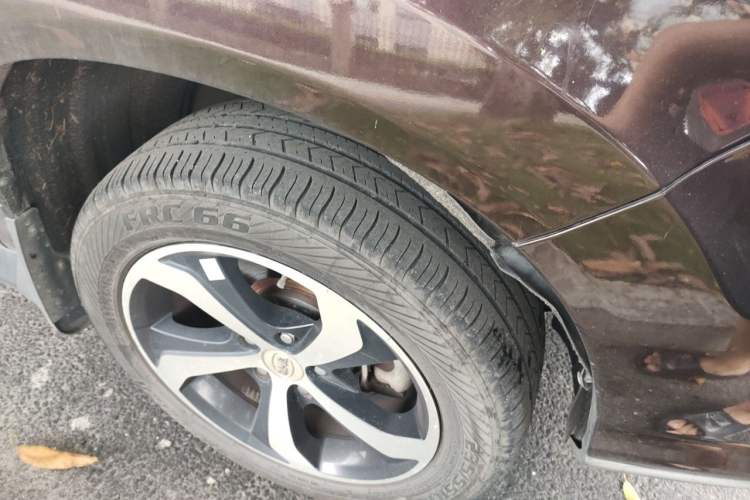 Used BYD S7 2015 2.0T Automatic Prestige Model Right Front Wheel Hub