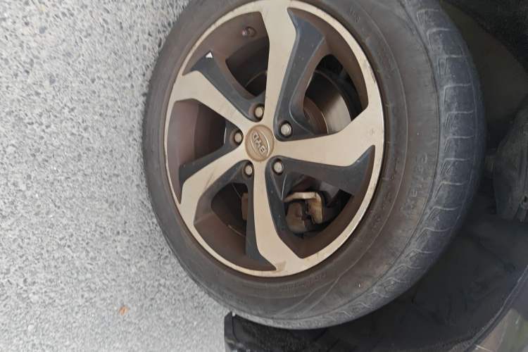 Used BYD S7 2015 2.0T Automatic Prestige Model Right Front Wheel Hub