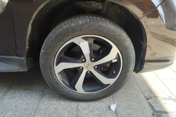 Used BYD S7 2015 2.0T Upgraded Automatic Luxury Version Right Front Wheel Hub