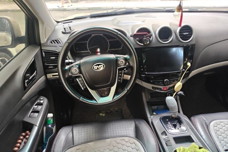 Used BYD S7 2015 2.0T Automatic Prestige Model Steering Wheel