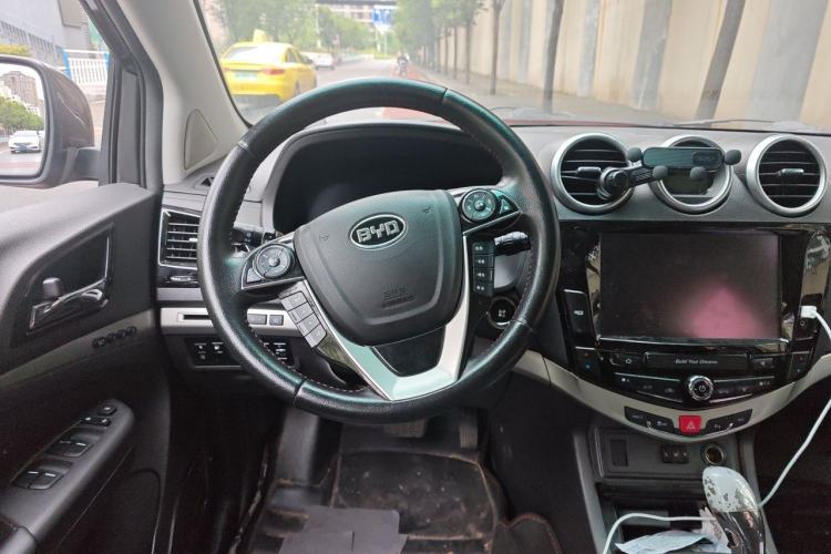 Used BYD S7 2015 2.0T Automatic Flagship Edition Steering Wheel