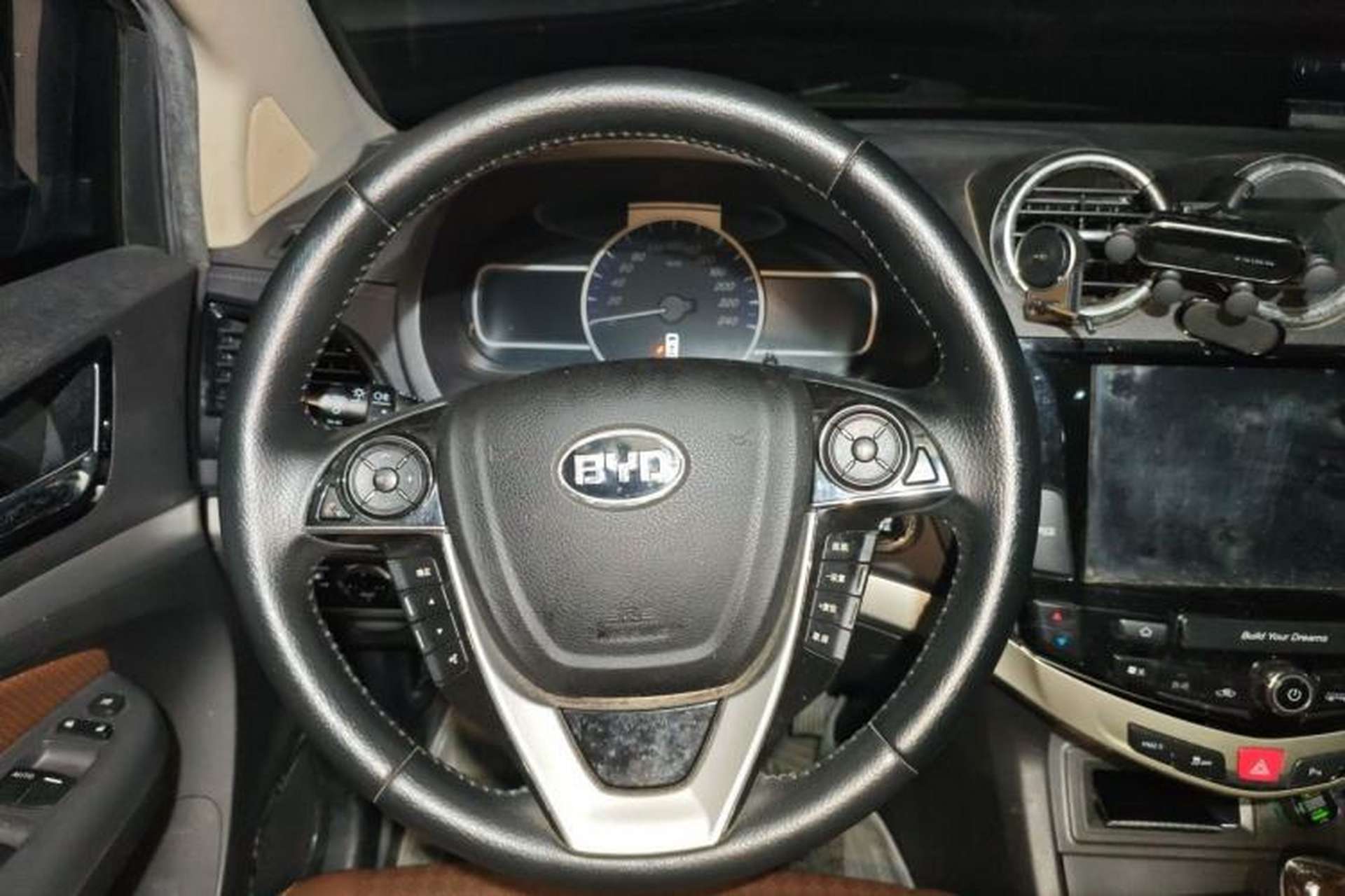 Used BYD S7 2015 2.0T Upgraded Automatic Luxury Version Steering Wheel