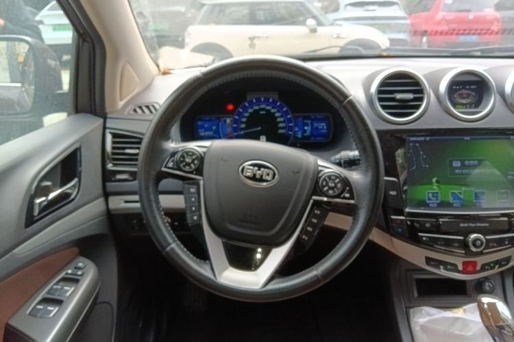 Used BYD S7 2015 2.0T Upgraded Automatic Luxury Version Steering Wheel