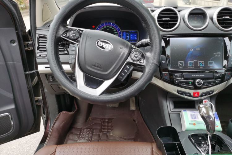Used BYD S7 2015 2.0T Upgraded Automatic Luxury Version Steering Wheel